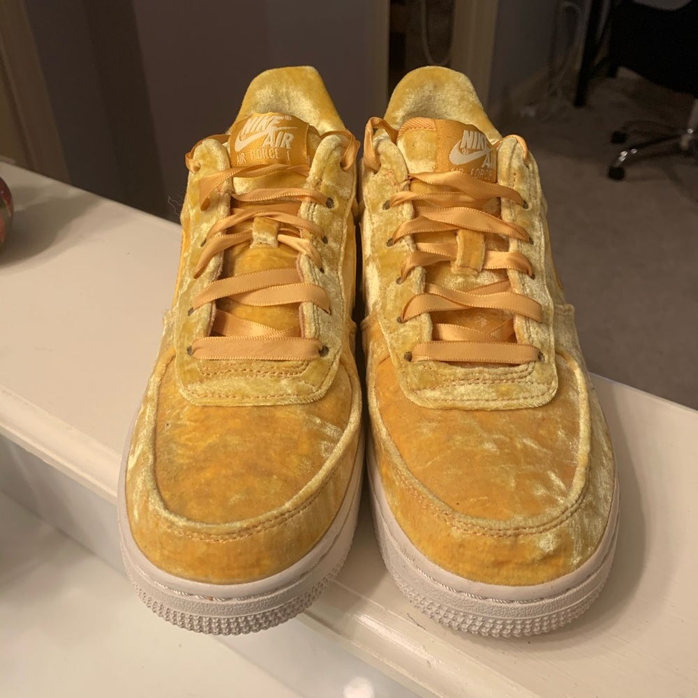 Nike Air Force 1 LV8 Crushed Velvet (GS)